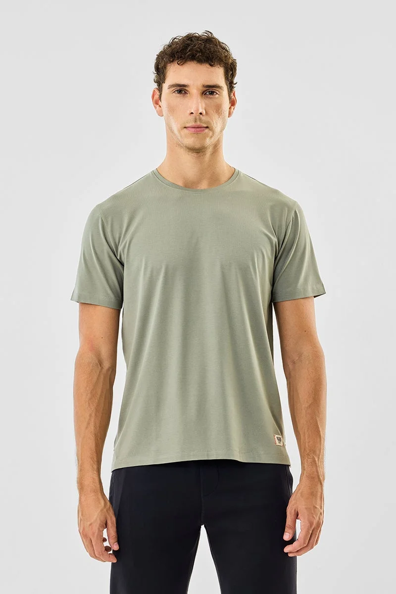 سنيتش تيشيرت أساسي بفتحات جانبية مطاطي